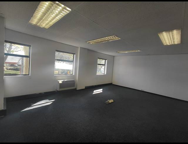 359M² OFFICE TO LET IN BRYANSTON